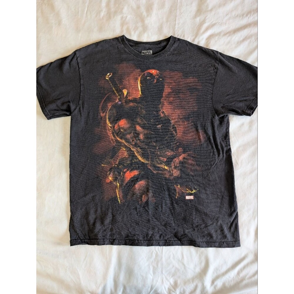 Marvel Black‎ T-Shirt with Red and Orange Deadpool Art